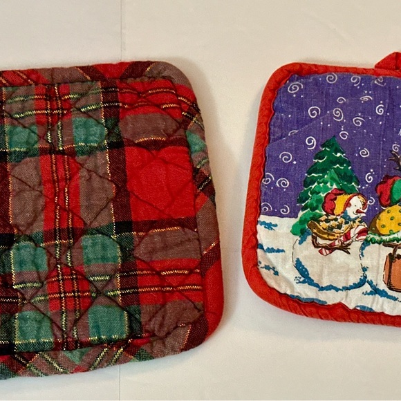 Holiday Kitchen Potholder Bundle - Christmas & 4th of July Themes, Cute, Handy - Picture 13 of 16